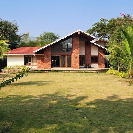 Вилла Casa Blanca 3Bhk W/Pool Near Mandwa, Alibaug Алибаг Экстерьер фото