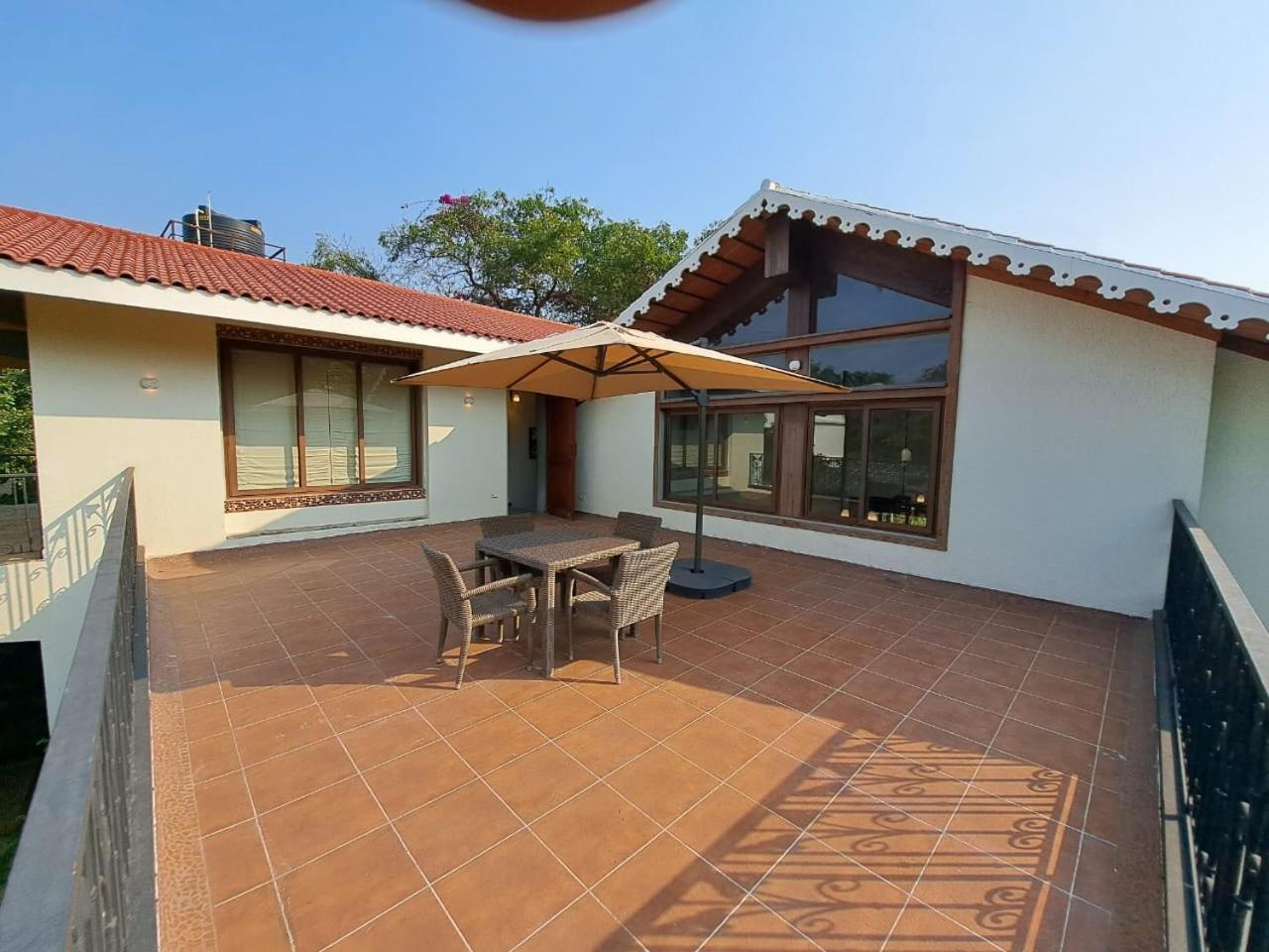 Вилла Casa Blanca 3Bhk W/Pool Near Mandwa, Alibaug Алибаг Экстерьер фото